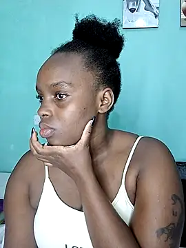 Snapshot of freaky_j_ chatting on 12/23/24, 09:29 freaky j online show from 12/23/24, 09:29