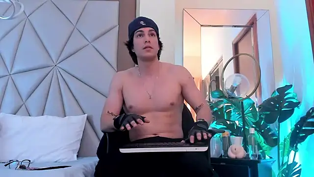 Karimferrer online show from 01/04/25, 07:34