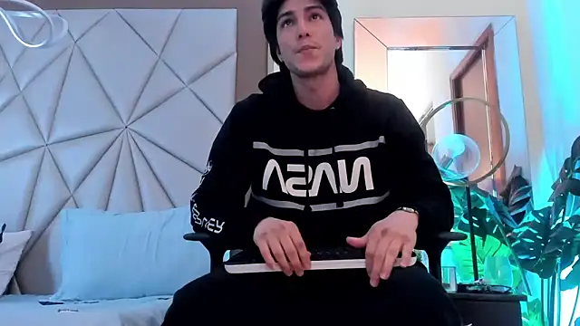 Karimferrer online show from 01/05/25, 03:43