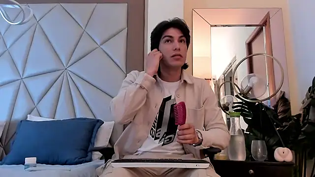 Karimferrer online show from 01/07/25, 04:08