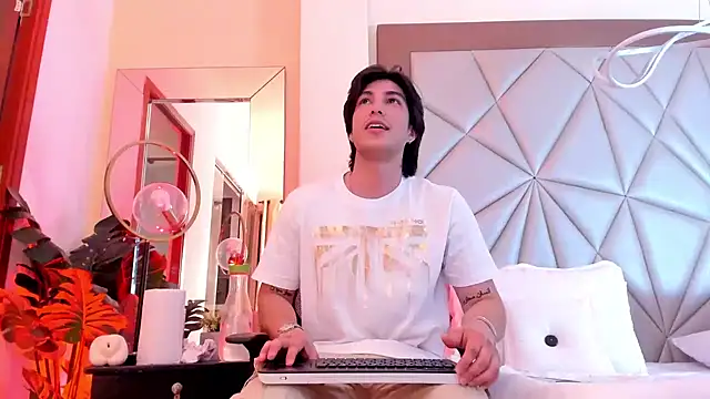 Karimferrer online show from 01/14/25, 04:25