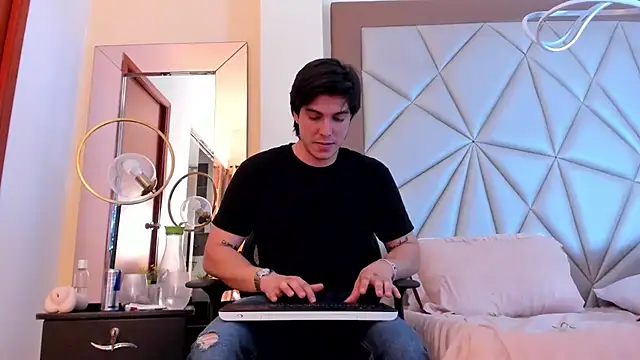 Karimferrer online show from 01/25/25, 07:49