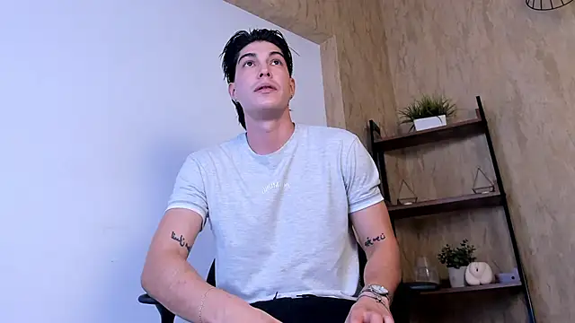 Karimferrer online show from 02/16/26, 03:35