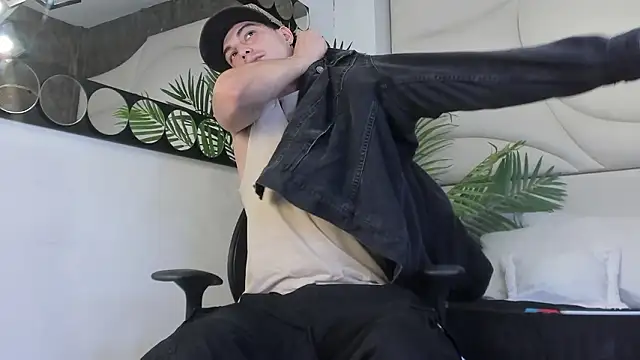 Karimferrer online show from 02/20/26, 04:31