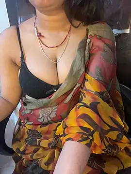 Spicy sari girl online show from 04/10/26, 04:39