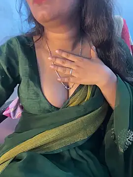 Snapshot of Spicy_sari_girl chatting on 05/18/26, 02:51 Spicy sari girl online show from 05/18/26, 02:51