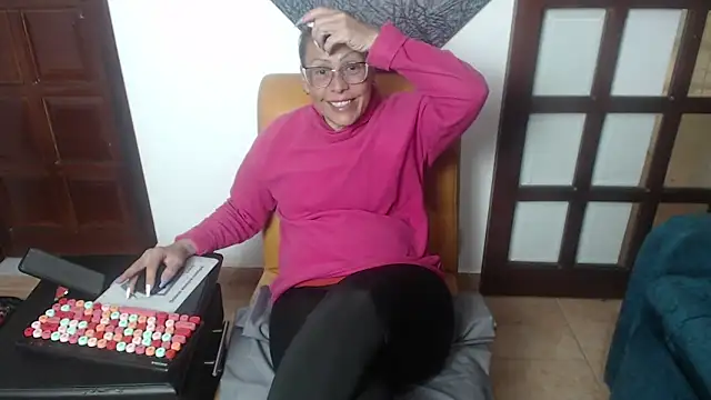 Snapshot of BrendaSex_Hot chatting on 01/21/25, 06:23 BrendaSex Hot online show from 01/21/25, 06:23