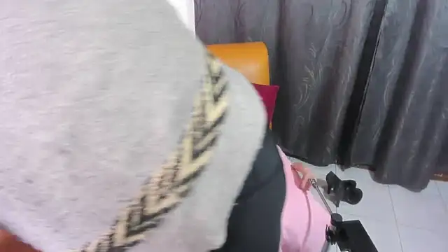 Snapshot of BrendaSex_Hot chatting on 10/12/25, 07:02 BrendaSex Hot online show from 10/12/25, 07:02