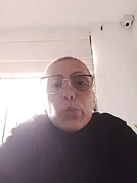 Snapshot of BrendaSex_Hot chatting on 10/26/25, 05:41 BrendaSex Hot online show from 10/26/25, 05:41