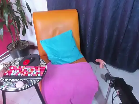 Snapshot of BrendaSex_Hot chatting on 11/04/25, 07:57 BrendaSex Hot online show from 11/04/25, 07:57