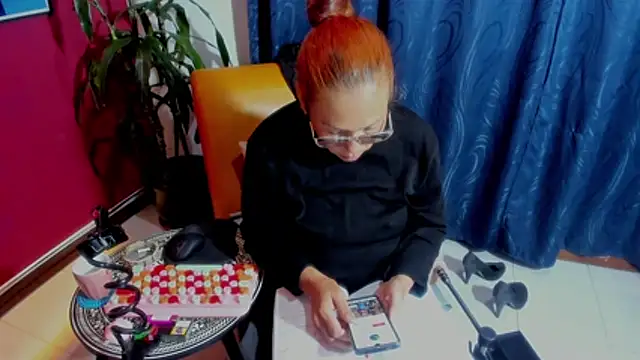 Snapshot of BrendaSex_Hot chatting on 12/05/25, 08:38 BrendaSex Hot online show from 12/05/25, 08:38