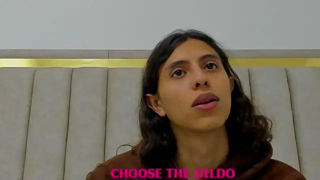 FreyaMoller online show from 11/21/25, 08:07