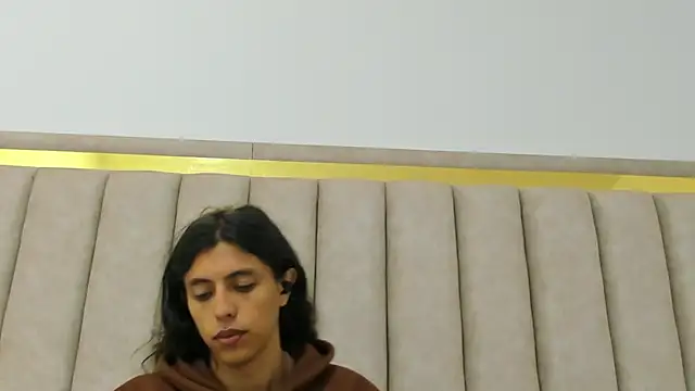 FreyaMoller online show from 04/15/26, 07:58