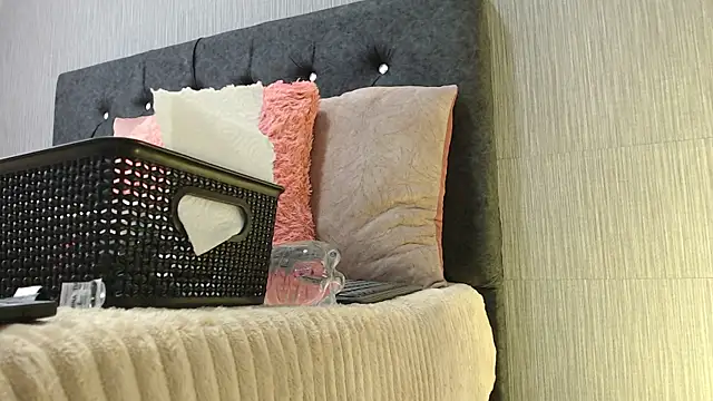 Isabela cameron vn online show from 04/24/26, 03:31