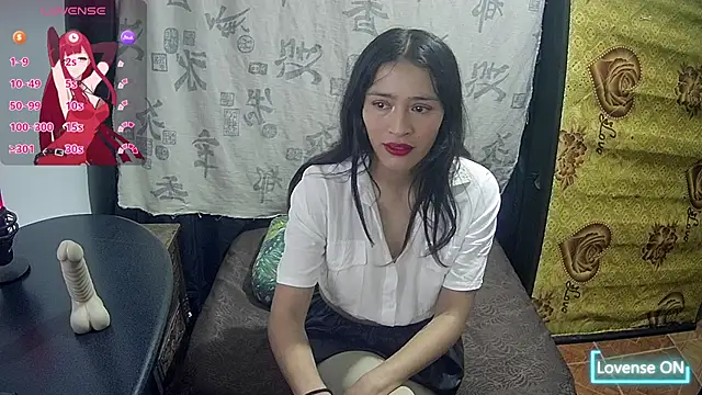 Snapshot of Hanha00 chatting on 04/30/26, 03:51 Hanha00 online show from 04/30/26, 03:51