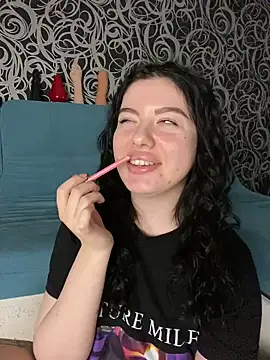 Kimi Ass online show from 02/08/25, 07:49