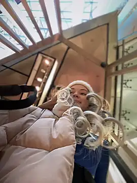 Times  Square online show from 12/19/24, 07:18