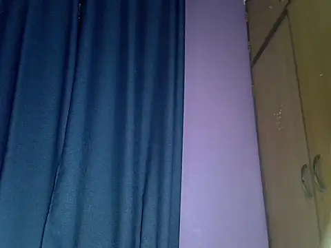 Queen petite  online show from 11/09/25, 11:47