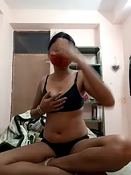 Snapshot of Young_couple143 chatting on 01/11/25, 03:31 Young couple143 online show from 01/11/25, 03:31