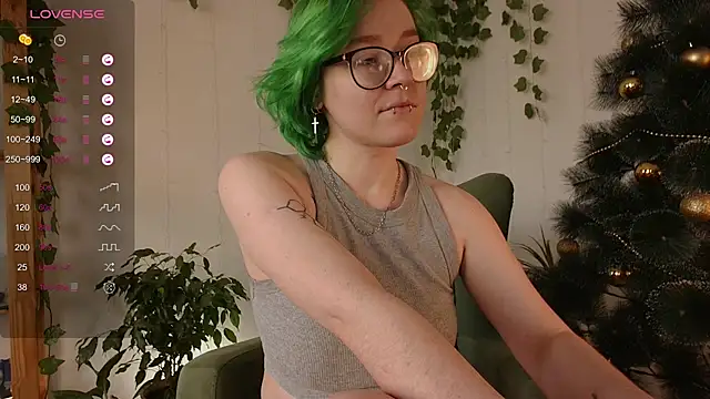 alisahug online show from 12/29/24, 08:00