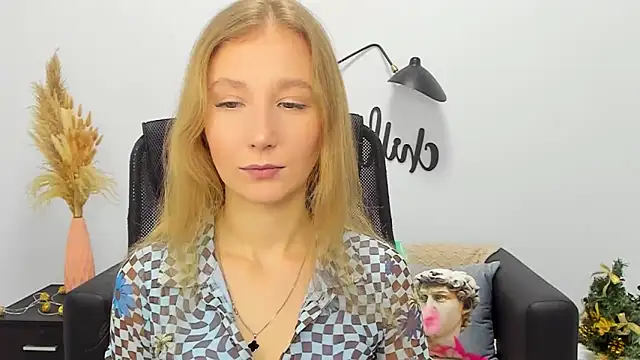 LolaWilsons online show from 01/07/25, 07:20