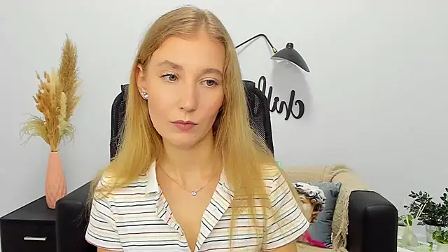 LolaWilsons online show from 01/11/25, 11:23