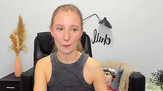 LolaWilsons online show from 01/30/25, 12:37