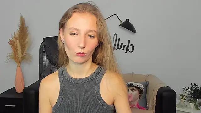 LolaWilsons online show from 02/05/25, 12:27