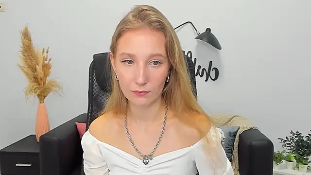 LolaWilsons online show from 03/07/25, 12:34