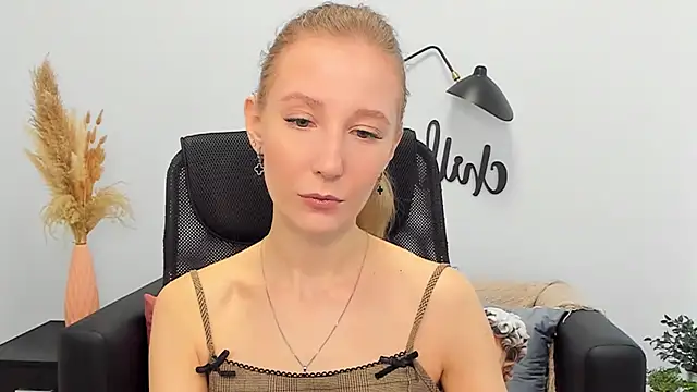 LolaWilsons online show from 03/21/25, 06:16