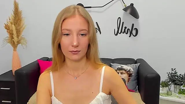 LolaWilsons online show from 11/04/25, 07:18