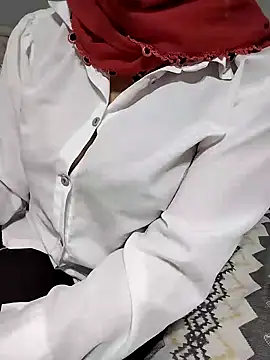 Snapshot of _Sahra_ chatting on 12/29/24, 05:33 Sahra online show from 12/29/24, 05:33