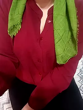 Snapshot of _Sahra_ chatting on 02/27/25, 07:37 Sahra online show from 02/27/25, 07:37