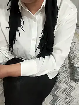 Snapshot of _Sahra_ chatting on 11/08/25, 05:12 Sahra online show from 11/08/25, 05:12