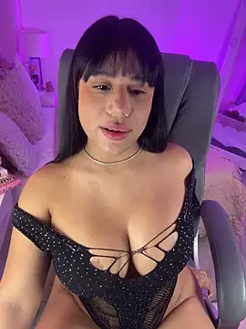 Snapshot of AshleyFerrer chatting on 10/10/25, 01:43 AshleyFerrer online show from 10/10/25, 01:43