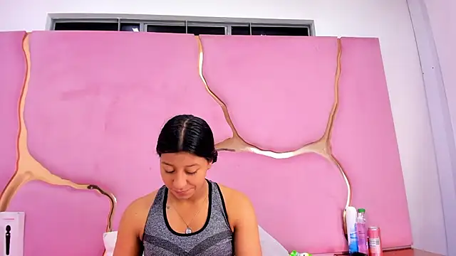 VaneLin18 online show from 11/22/25, 08:52