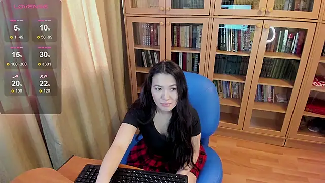 Snapshot of NikkiNSerdron chatting on 12/19/24, 04:56 NikkiNSerdron online show from 12/19/24, 04:56