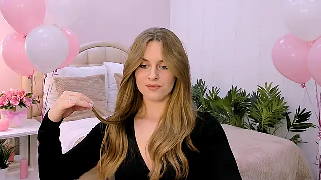 RozzitaBedberry online show from 01/28/25, 12:22