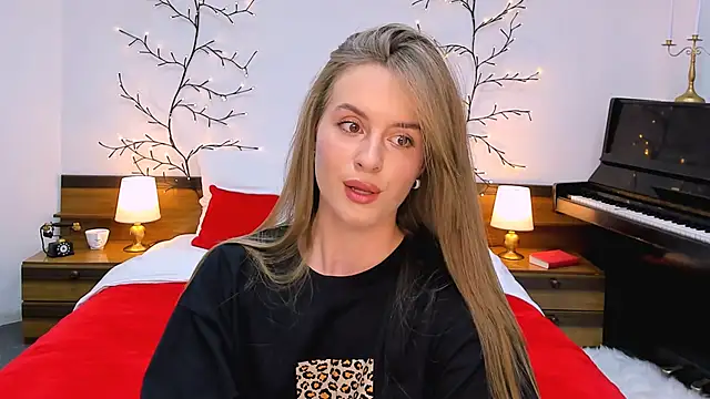 RozzitaBedberry online show from 01/31/25, 08:22