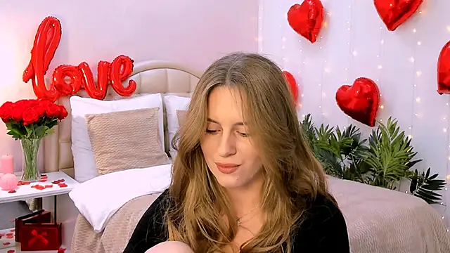 RozzitaBedberry online show from 02/16/25, 03:59