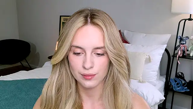 RozzitaBedberry online show from 09/27/25, 01:27