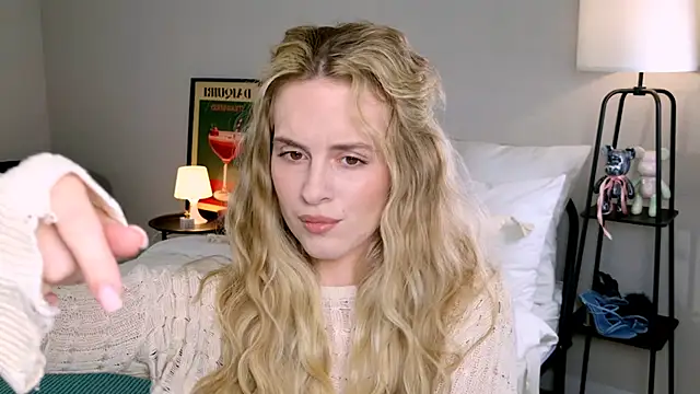 RozzitaBedberry online show from 10/09/25, 01:09