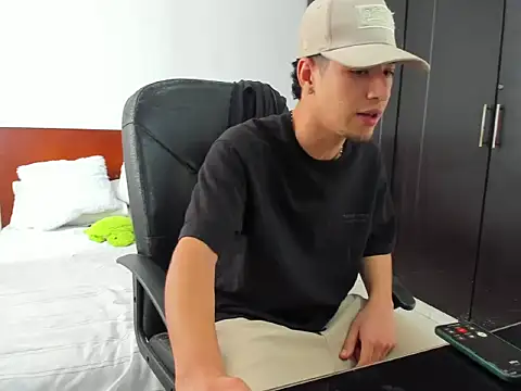 Chandler ken online show from 10/25/25, 04:24