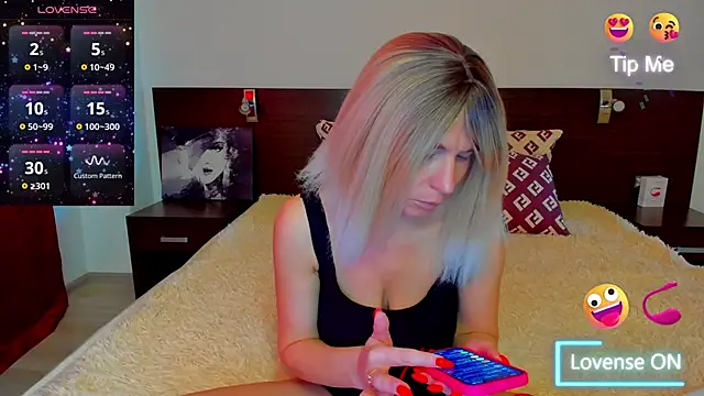 Hanna Becrett17 online show from 03/04/25, 10:24