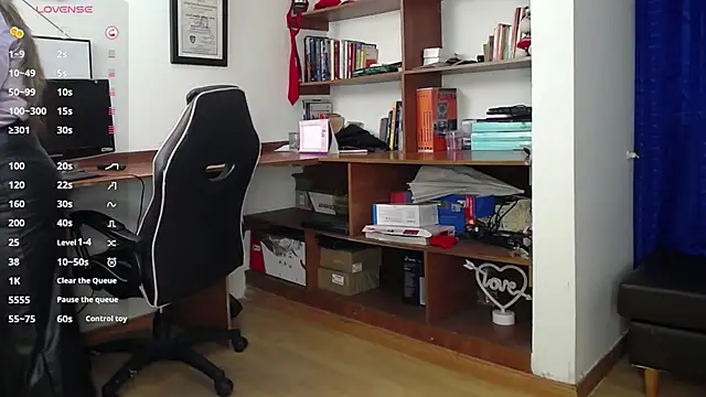 LiaTaylorr online show from 09/26/25, 12:09