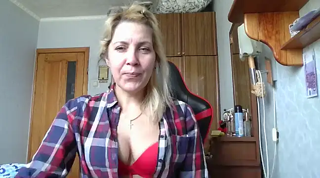 IrinaB1 online show from 02/22/25, 07:56