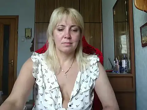 Snapshot of IrinaB1 chatting on 06/21/26, 07:33 IrinaB1 online show from 06/21/26, 07:33