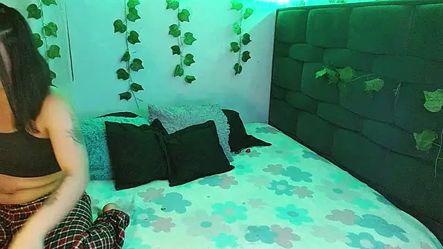 the lesbian game online show from 02/05/25, 03:45