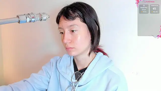 lizzy davis 1 online show from 10/05/25, 04:11