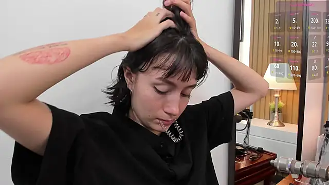 lizzy davis 1 online show from 11/28/25, 03:31